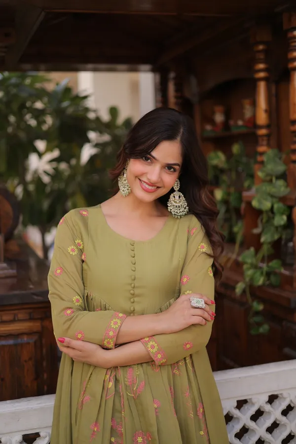 Women's_Designer_Mal_Chanderi_Kurti_Pant_Set_|_Elegant_Floral_Embroidered_Anarkali_Kurta_|_Roman_Silk_Pant_|_Comfortable_Ethnic_Wear_for_Festivals,_Functions,_Parties_&_Celebrations._(Pista_Green)