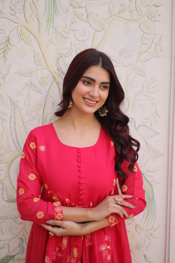 Women's_Mal_Chanderi_Embroidered_Kurti_Pant_Set_|_Premium_Readymade_Ethnic_Wear_|_Floral_Embroidery_Work_|_Anarkali_Style_Kurta_with_Pant_|_Festive,_Casual_&_Party_Wear.