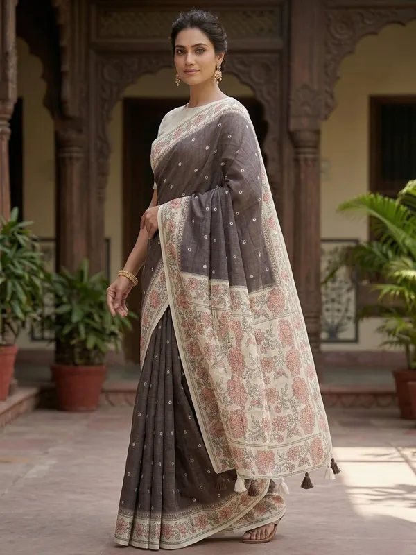Grey_Pure_Linen_Premium_And_Elegant_Saree_For_Women