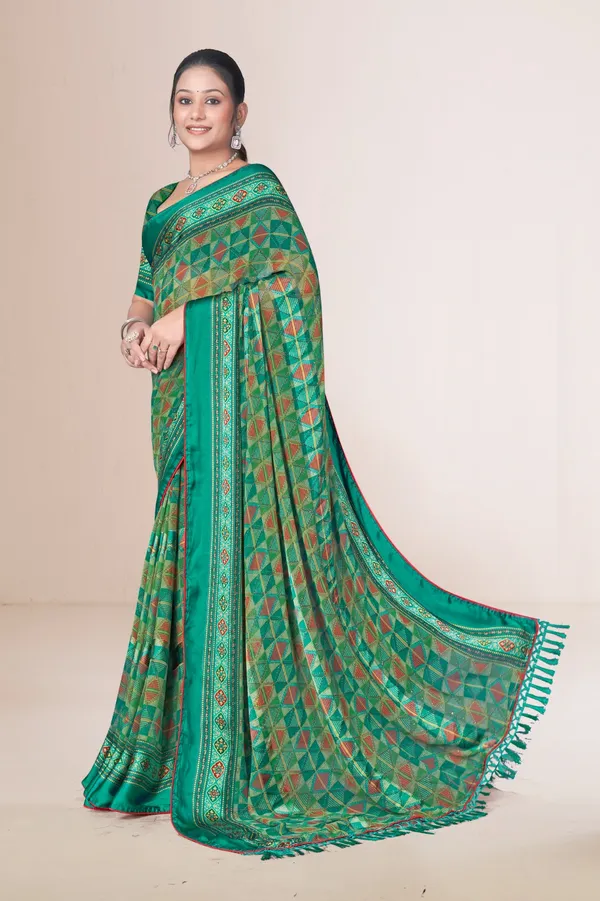 Green_Geometric_Printed_Saree_With_Woven_Border