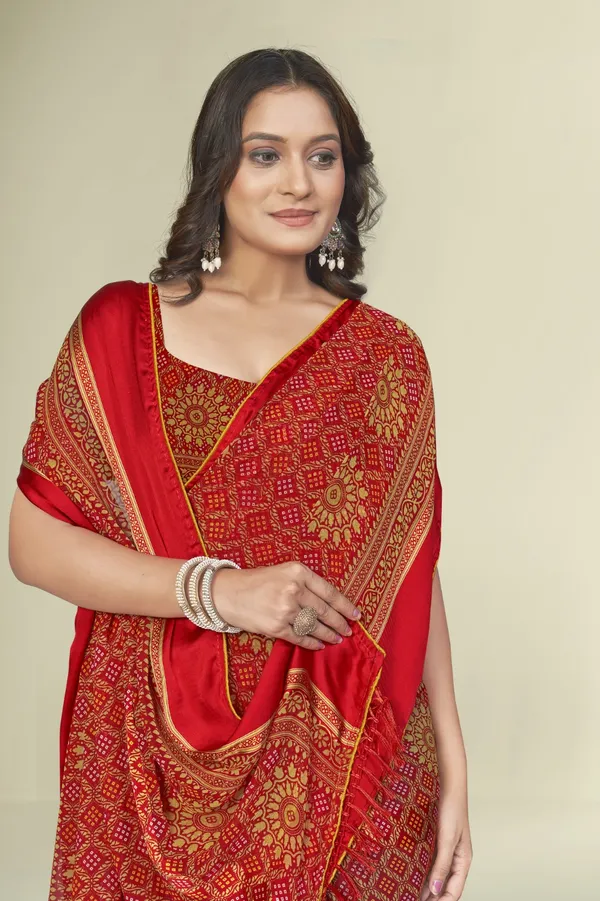Red_Bandhani_Print_Saree_With_Golden_Zari_Work_And_Border