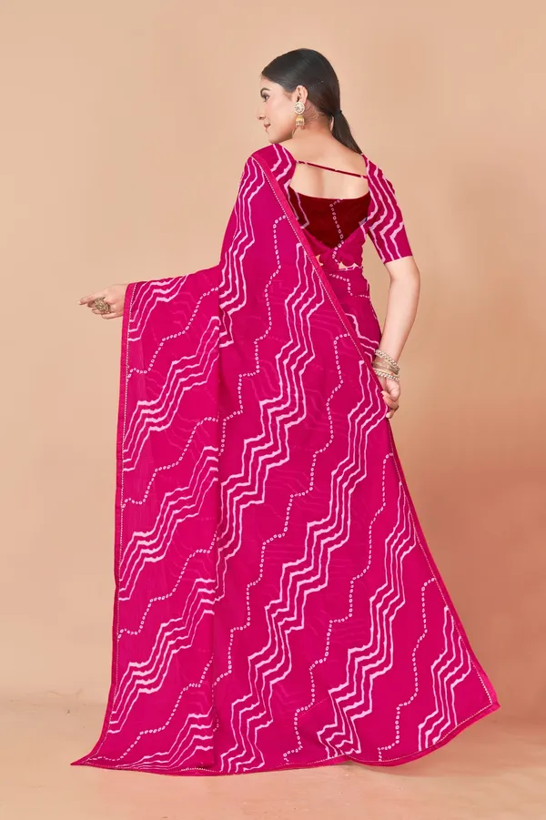 Pink_Bandhani_Georgette_Saree_With_Zigzag_Pattern