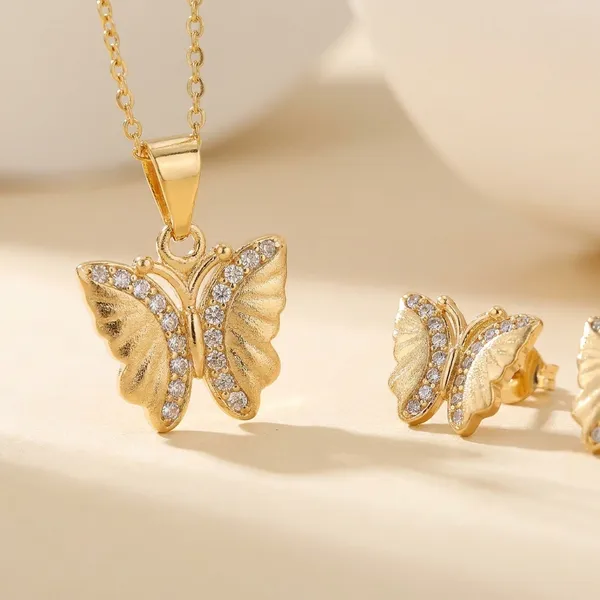 Golden_Elegant_Chain_Brass_Ethnic_Pendant_For_Women