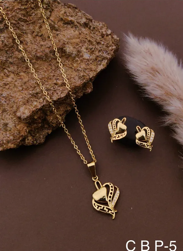 Golden_Handcrafted_Chain_Brass_Statement_Pendant_For_Women