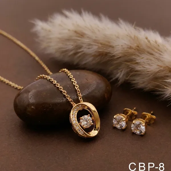 Golden_Stylish_Chain_Brass_Fashion_Pendant_For_Women