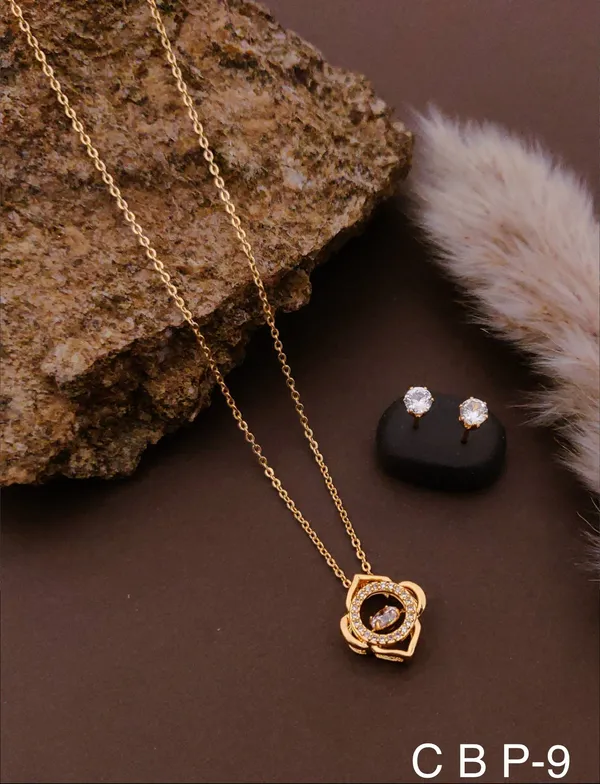 Golden_Ethnic_Wear_Chain_Brass_Pendant_For_Women