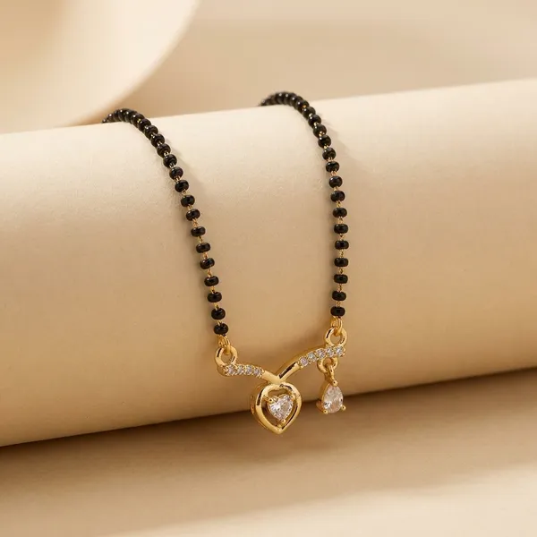 Golden_And_Black_Traditional_Mangal_sutra_Necklace_For_Women