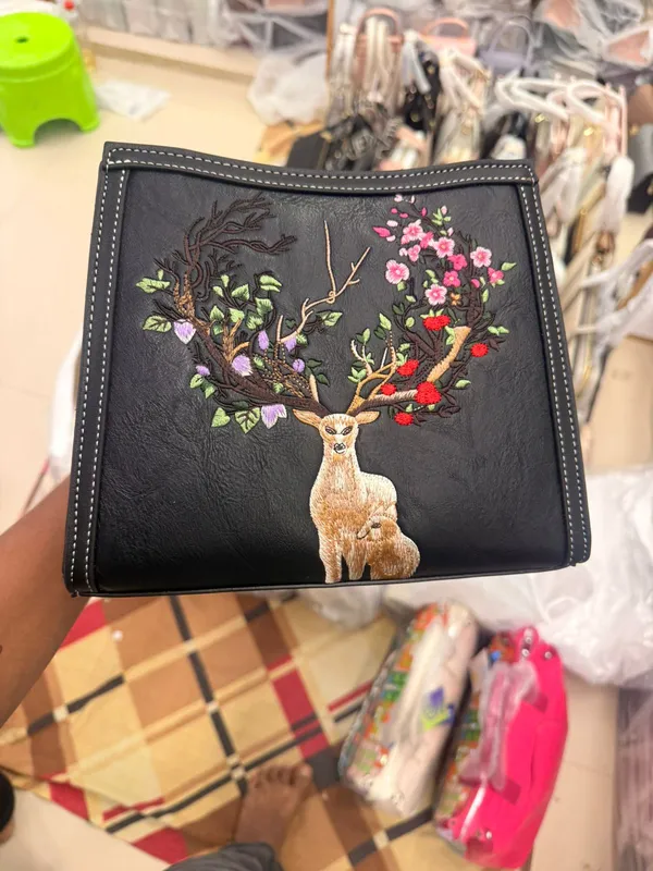 Black_Deer_Embroidered_Wallet