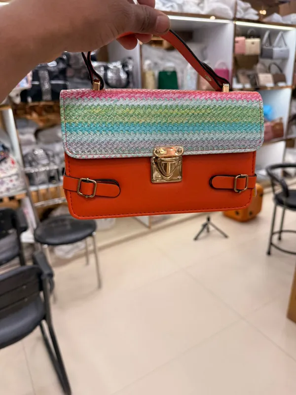 Multicolor_Woven_Satchel_Bag_With_Metal_Clasp