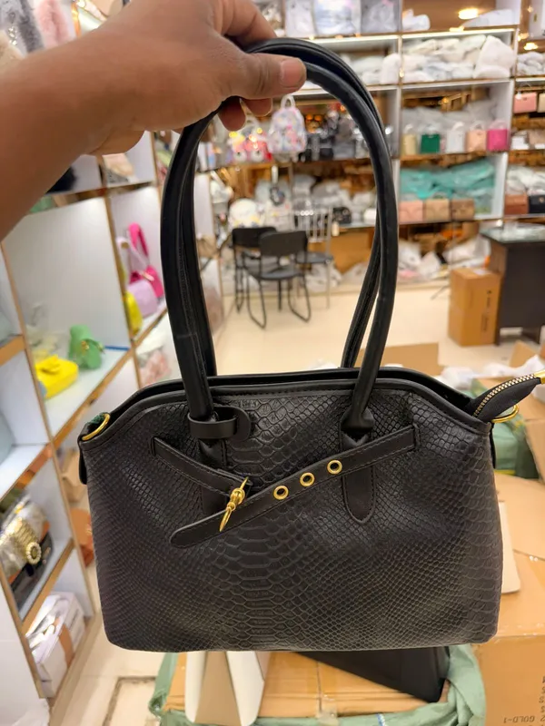 Black_Textured_Gold_Hardware_Handbag