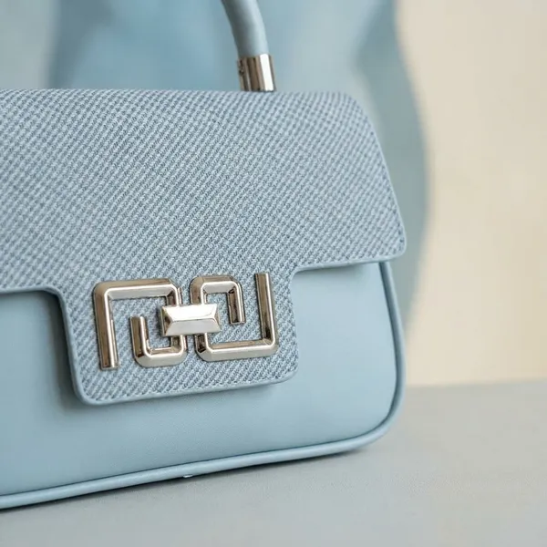 White_Hobo_Bag_With_Chain_Detail