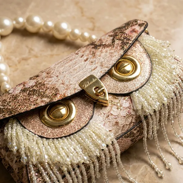Pearl_Handle_Fringe_Handbag