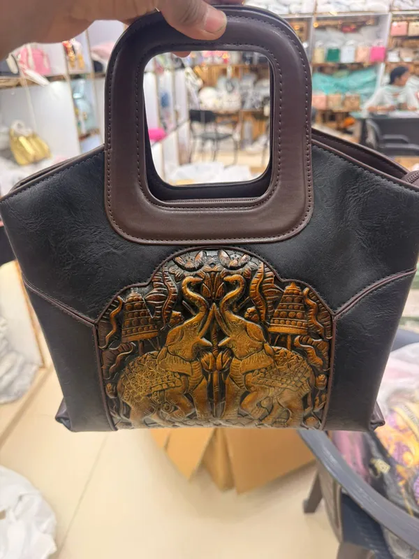 Peacock_Embossed_Wooden_Handle_Handbag