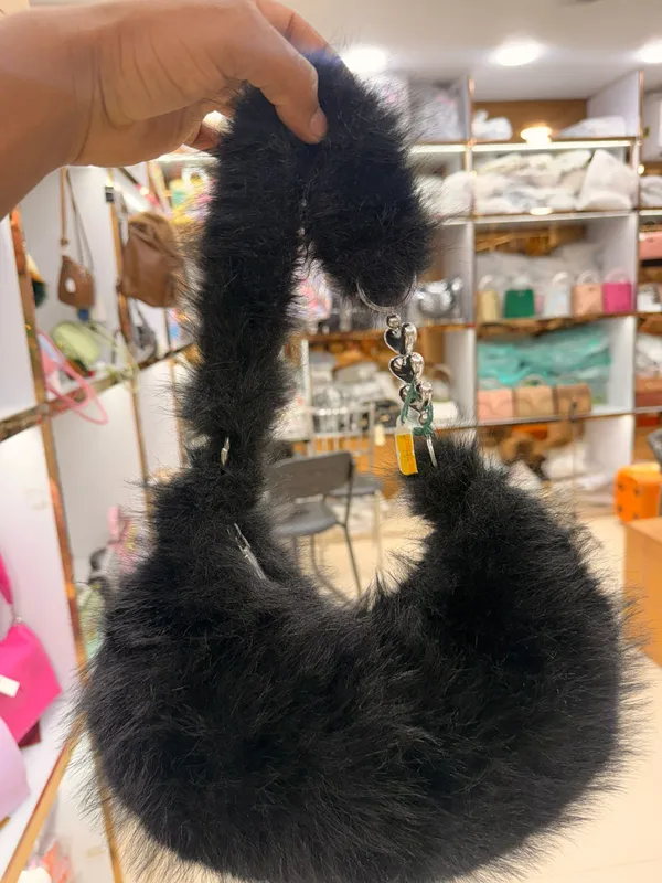 Cream_Faux_Fur_Keychain