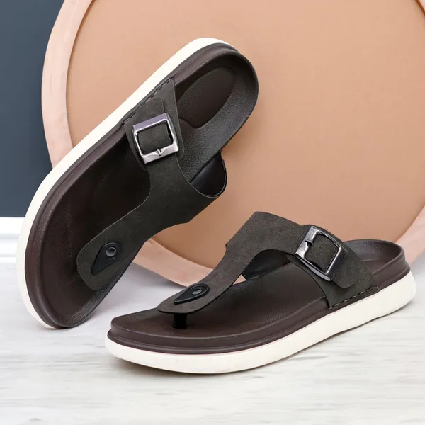 Mens_Black_Comfort_Sandals_With_Buckle_Strap_And_Dual_Tone_Sole