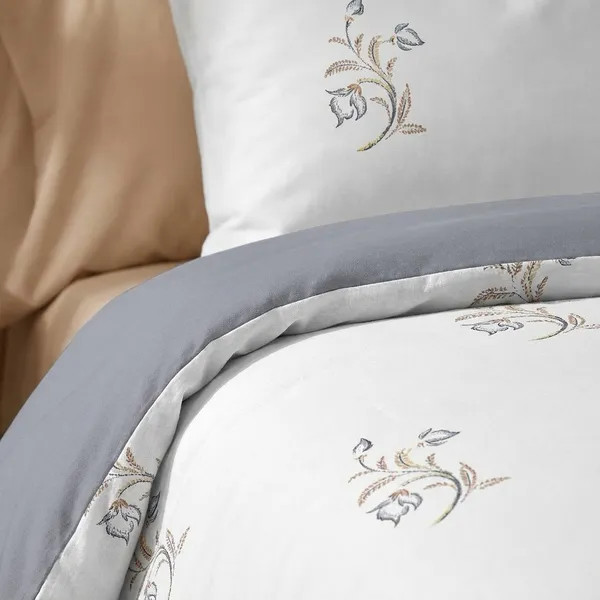 Zorico_Luxe_White_Lilly_Premium_Pure_Cotton_Bedding_Set_With_Floral_Embroidery_400_Tc_Fabric