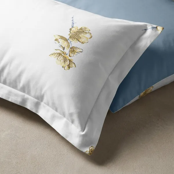 Zorico_Luxe_White_Lilly_Premium_Pure_Cotton_400_Tc_Bedding_Set_Bee_Embroidery_Design