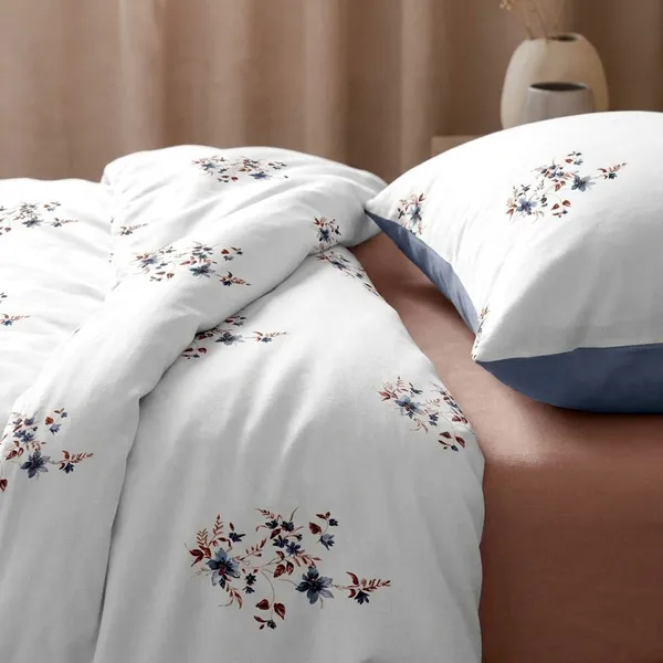 Zorico_Luxe_White_Lilly_Premium_Pure_Cotton_400_Tc_Bedding_Set_With_Floral_Embroidery