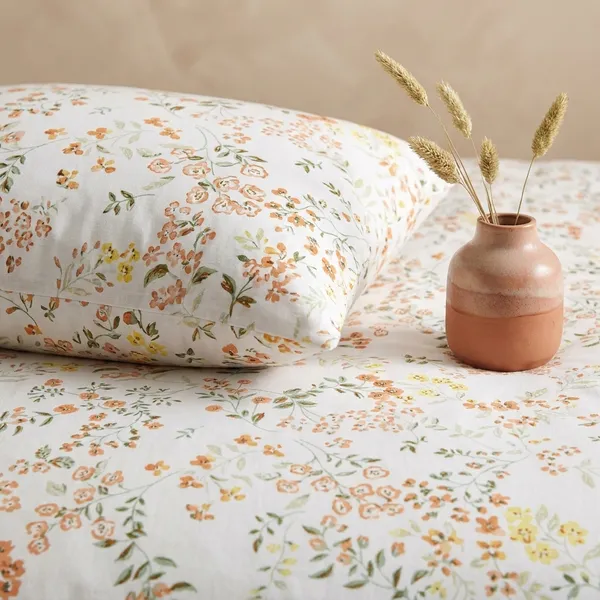 Zorico_Soft_Floral_Print_Bedding_Set_With_Duvet_Cover_And_Pillowcases