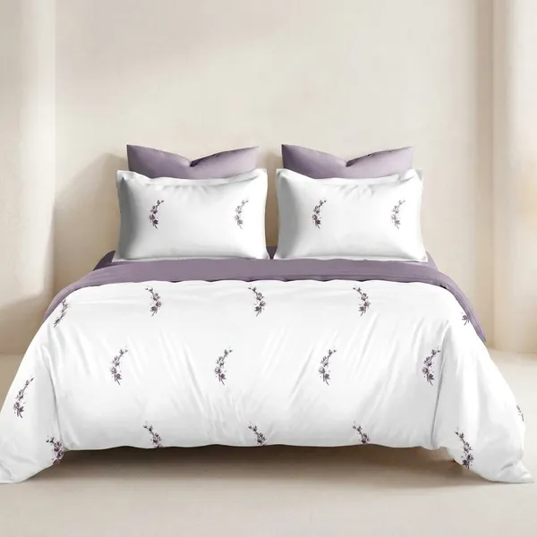 Zorico_Luxe_White_Lilly_Premium_Pure_Cotton_Floral_Embroidered_Bedding_Set_400_Tc_Fabric