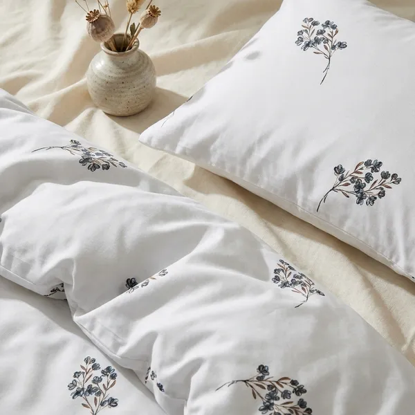 Zorico_Luxe_White_Lilly_Premium_Pure_Cotton_400_Tc_Bedding_Set_Floral_Embroidered_Duvet_Cover_With_Pillowcases