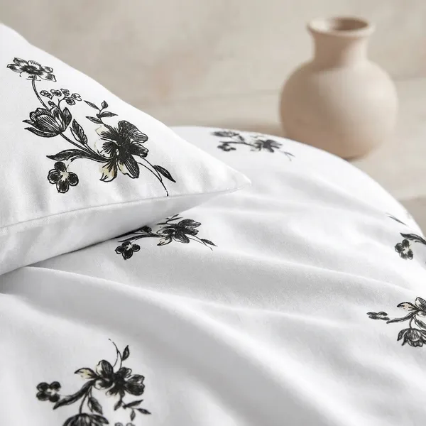 Zorico_Luxe_White_Lilly_Premium_Pure_Cotton_Bed_Sheet_Set_With_Floral_Embroidery