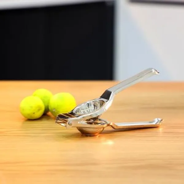 Silver_Stainless_Steel_Lemon_Squeezer_For_Kitchen