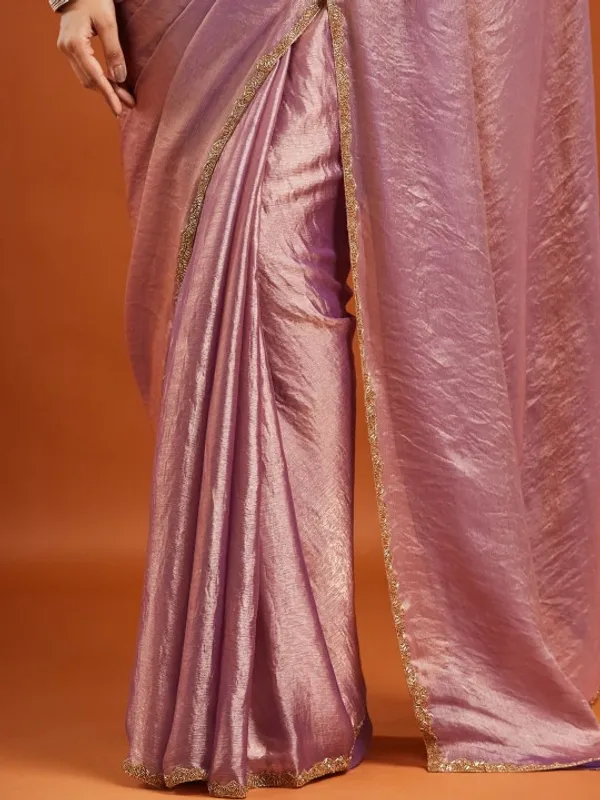 Pink_Chiffon_Golden_Border_Saree_For_Women