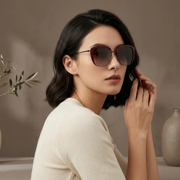Elegant_Square_Frame_Sunglasses_for_Women_-_Burgundy