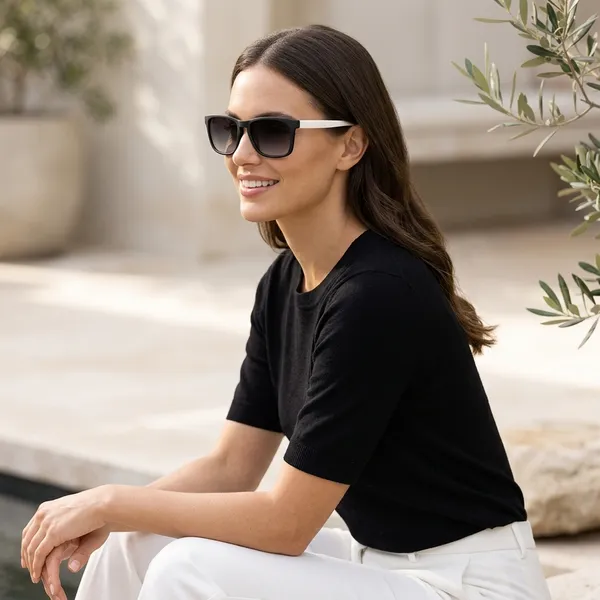 Black_Wayfarer_Sunglasses_with_White_Temples