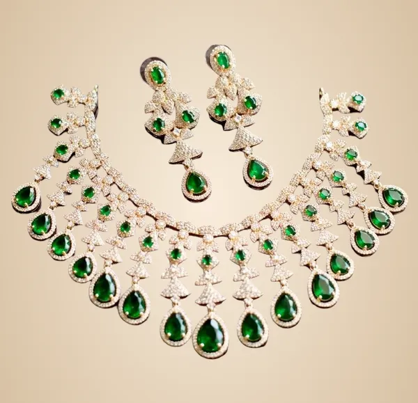 Green_Brass_Necklace_Set_For_Women