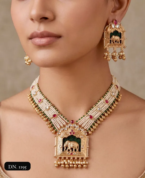 Gold_Brass_Necklace_Set_For_Women