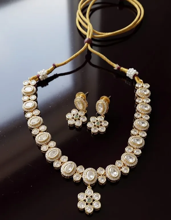 Gold_Brass_Necklace_Set_For_Women