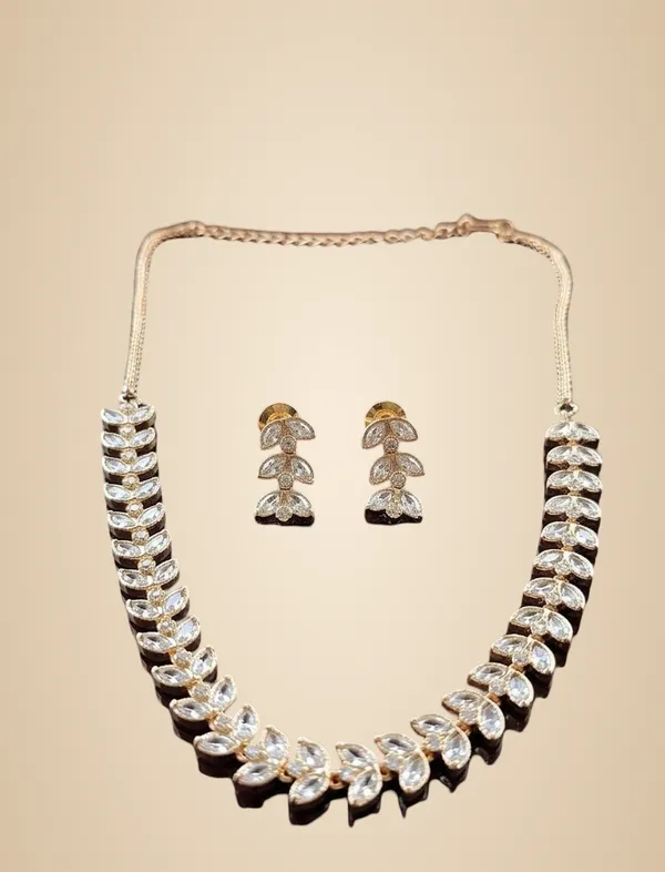 Gold_Brass_Necklace_Set_For_Women
