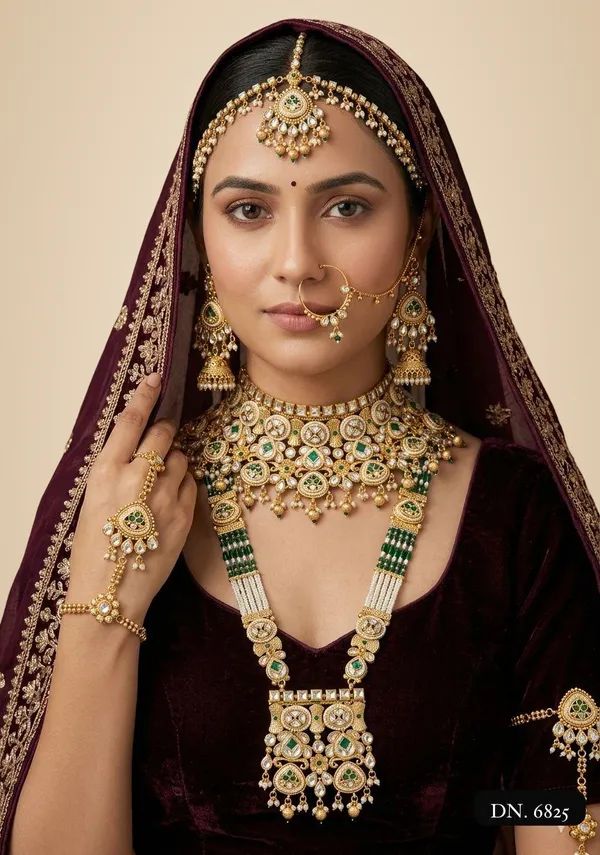 Gold_Brass_Necklace_Set_For_Women