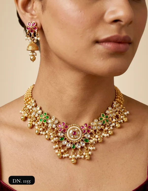 Gold_Brass_Necklace_Set_For_Women