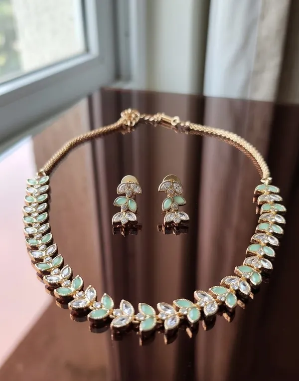 Gold_Brass_Necklace_Set_For_Women