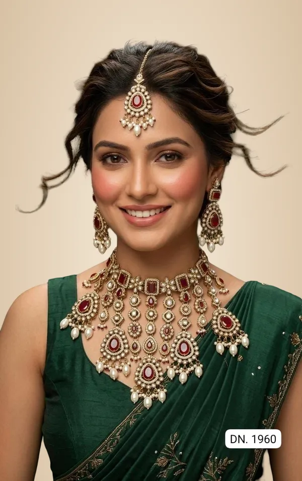 Gold_Brass_Necklace_Set_For_Women