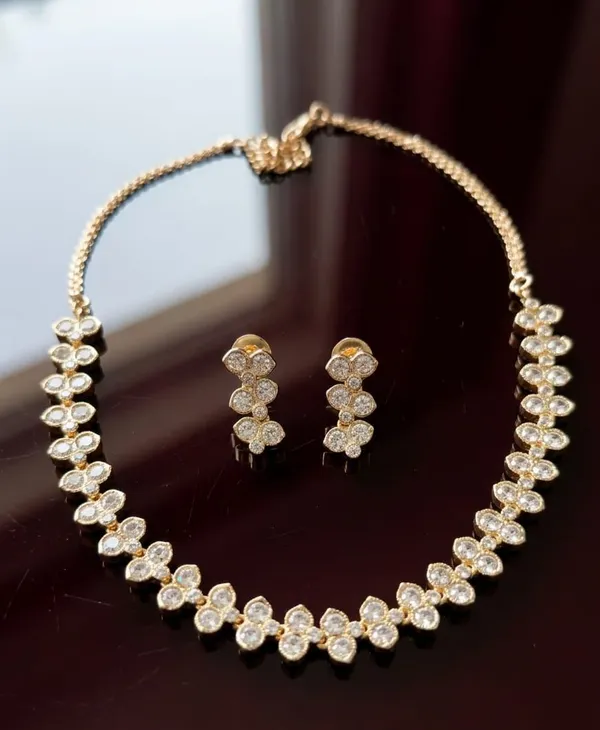 Gold_Brass_Necklace_Set_For_Women