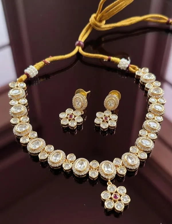 Gold_Brass_Necklace_Set_For_Women