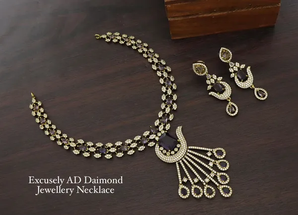 Black_Brass_Necklace_Set_For_Women
