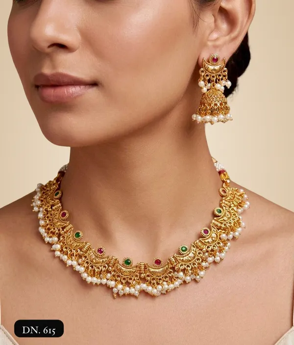 Gold_Brass_Necklace_Set_For_Women