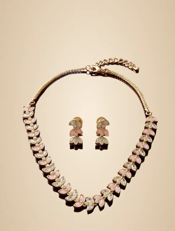 Gold_Brass_Necklace_Set_For_Women