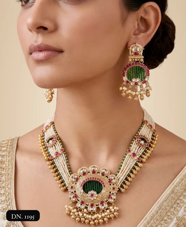 Gold_Brass_Necklace_Set_For_Women