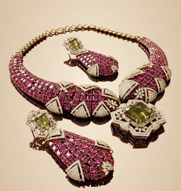 Pink_Brass_Necklace_Set_For_Women