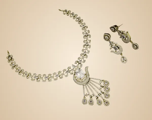 Gold_Brass_Necklace_Set_For_Women