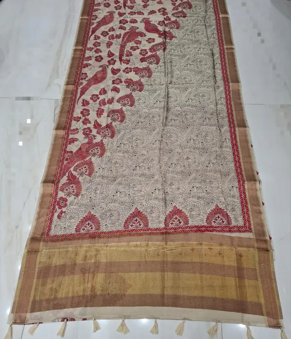 Beige_Gaji_Silk_Saree_With_Red_Kantha_Print_Paisley_Design_And_Gold_Border