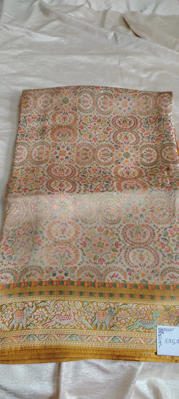 Traditional_Satin_Silk_Jamawar_Weaving_Saree_With_Golden_Border