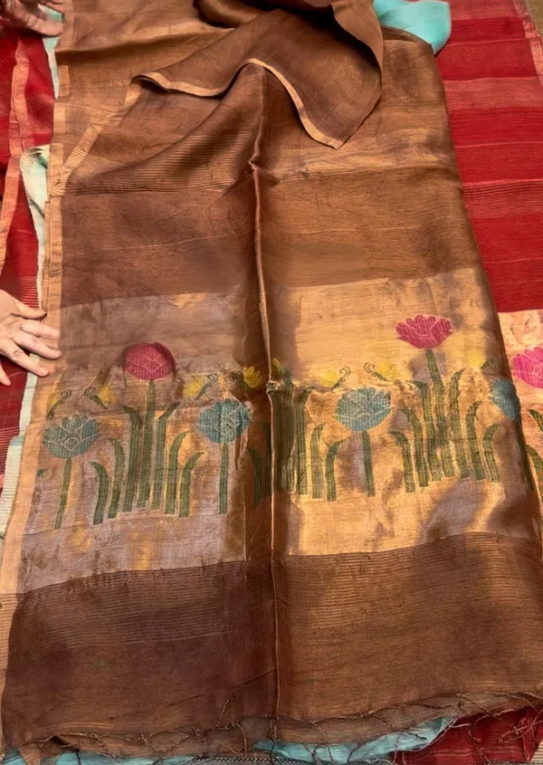 Traditional_Brown_Jamdani_Linen_Silk_Saree_With_Lotus_Motif_Border