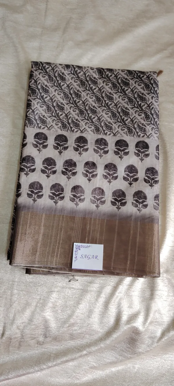 Elegant_Chapa_Silk_Block_Printed_Saree_With_Woven_Border